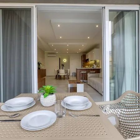 Grand 3bed Burseley Terrace Fl8 Swieqi By Homely *