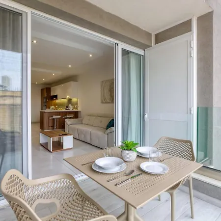 Grand 3bed Burseley Terrace Fl8 Swieqi By Homely