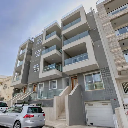 Grand 3bed Burseley Terrace Fl8 Swieqi By Homely * Is-Swieqi