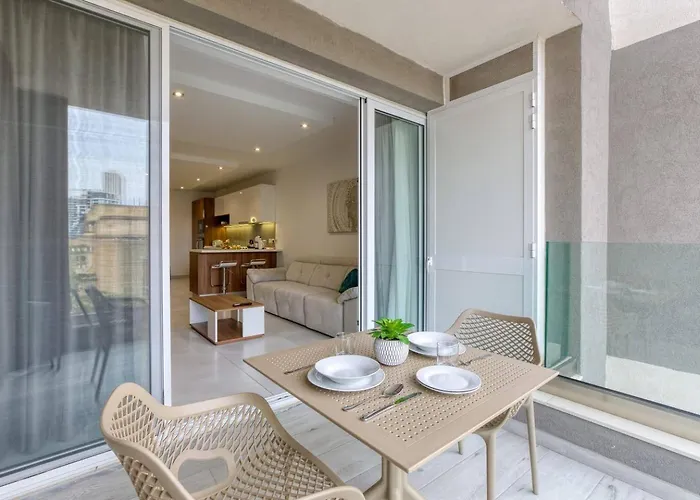 Grand 3bed Burseley Terrace Fl8 Swieqi By Homely
