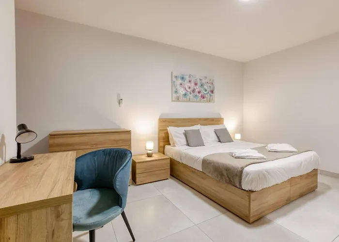 Grand 3bed Burseley Terrace Fl8 Swieqi By Homely Appartement